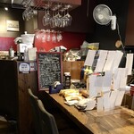 オー・ペシェ・グルマン - 予約の紙札が沢山並ぶ