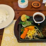 Hambagu Resutoran Mito Doragon - ジューシー黒毛和牛ハンバーグ(200g ) ¥1700(Bセット+ドリンクバー付き)