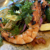 ザ タヴァン グリル＆ラウンジ - 