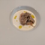 ビストロ ル セルドール - フォアグラのトリュフ乗せ玉葱スープ