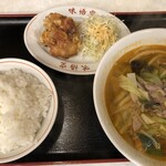 味悟空 - ｻｰﾋﾞｽﾗﾝﾁ“ﾋﾟﾘ辛ﾗｰﾒﾝ＆唐揚ﾗｲｽ”