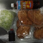 とんとん亭 - 麦茶で大きさ比較