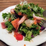 寿司と炉端焼 四季花まる - お刺身サラダ(660円)