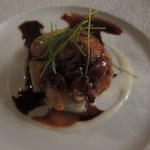 マダム・トキ - 赤ワインでポシェされた牡蠣が絶品でした、これだけ別でもっと食べたかった