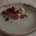 マダム・トキ - デザートは、メニューから選ぶ注文してからパティシエさんが作ってくださるものの他に、ワゴンサービスの物もあります