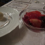マダム・トキ - アイスと　桃&ベリーのコンポートジュレ