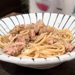 トリワイン ＰＩＫＯＳＨＨＨＵ - ローズマリー香る白いボロネーゼ