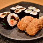 神田志乃多寿司 - しのだ・LKBプラス@税込1,070円：皿に並べてみました。