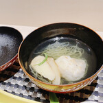 上野 寿司 個室 天通 - 松茸のお吸い物　錦糸瓜の食感がシャキシャキで旨い。