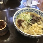 くれちうどん - 肉うどん（大）とすりだね