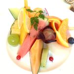 タカノフルーツパーラー - マスクメロンと季節のフルーツ盛り合わせ