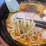 横浜家系ラーメン 吟家 - 辛豚ラーメン（880円）、うずら（110円）