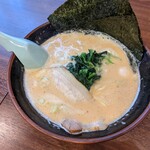 横浜家系ラーメン 吟家 - 濃厚豚骨味噌（780円）