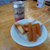 弥彦おみやげ処 西澤商店 - 料理写真:缶ビール350円とおでん(ちくわ、蒟蒻)100円/串