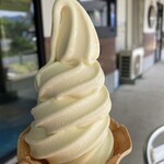 柚子屋 - 料理写真:白い夏みかんソフトクリーム