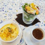 Satoyama Cafe tasaburo sansou - ほうれん草と豚肉のグラタン&フレッシュサラダ&玉葱のコンソメスープ