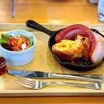 軽井沢ガーデンファームカフェ - ホエー豚の厚切りベーコンステーキとフレンチトースト