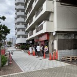カドヤ食堂 - 遠くからも行列が見える♪