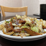 志村坂上食堂 - たくさんの野菜が入った回鍋肉