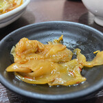 志村坂上食堂 - 搾菜は辛味と味付けがよく、ご飯が進みます