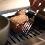 完全個室焼肉 GYU - 厚切りタン元