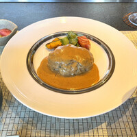 鉄板焼 たまゆら - たまゆらハンバーグステーキとご飯、お味噌汁、香の物