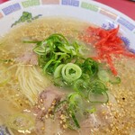 博多ラーメン はかたや - ラーメン。290円は立派です。