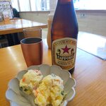 とんかつ & とり天 しげのや食堂 - ポテサラと赤星ビール