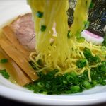 麺肴 よしず - 中華そば(塩）の麺