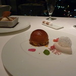 オーグードゥジュール ヌーヴェルエール - 2012年11月洋ナシのキャラメリゼによる「タルト・タタン」