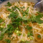 タイ屋台料理ヌードル＆ライス TUKTUK - 辛甘酸っぱいスープ