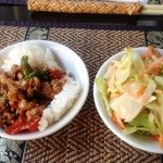 バーンリムパー - ガイバカオとサラダ