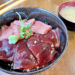 まぐろや - 特上マグロと赤身の二色漬け丼1,800円