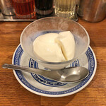 万豚記 - 杏仁豆腐