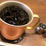 星乃珈琲店 - アイスコーヒーは銅製のカップに。本当にいつまでもキンキンに冷えてる感じ。
