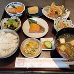 牡蠣と魚醤の店 いしり亭 - 豆皿膳