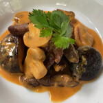 オーベルジュ ド プリマヴェーラ - 信州牛の細切り肉とキノコとマシュルームのソテー