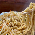 朝日屋 - グイっとしたからモチモチの麺を引きずり出してと。