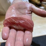 兄弟寿し - トロの漬け握り