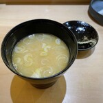 兄弟寿し - 海老の頭の味噌汁