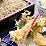 Ukiya - 揚げたて天ぷらとの相性が抜群！！　　　　二八天ざる 　　　　１３８０円