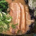 横浜家系ラーメン まる金 石川家 - チャーシュー。