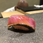 鮨 なんば - 小ぶりのシャリに見た目そのまま、舌触りが最高でした。