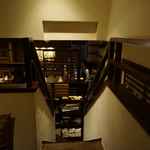 銀座 海老料理&和牛レストラン マダムシュリンプ東京 - ロフトフロアから1Fフロアに戻る時は足元に気をつけよう。