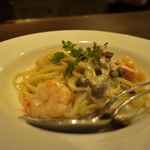 銀座 海老料理&和牛レストラン マダムシュリンプ東京 - 安いお店のクリームパスタと違って、チーズの味がソースから濃く感じる