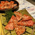 天平苑 - オススメメニューにあった松坂牛上カルビ