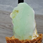 アクア ベース カフェ - 裏面にキャンディー