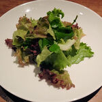 ひまわり食堂 - 付け合わせのサラダ