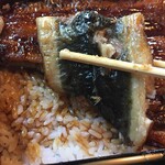 藤崎屋 - 皮目は焦げが殆ど無い。
            
            箸で持った感じ 蒸しが入ったふわふわ。
            
            四国は蒸すのが多いんかな？？？
            
            
            