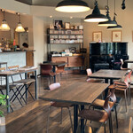 ホーリーハウス - 店内